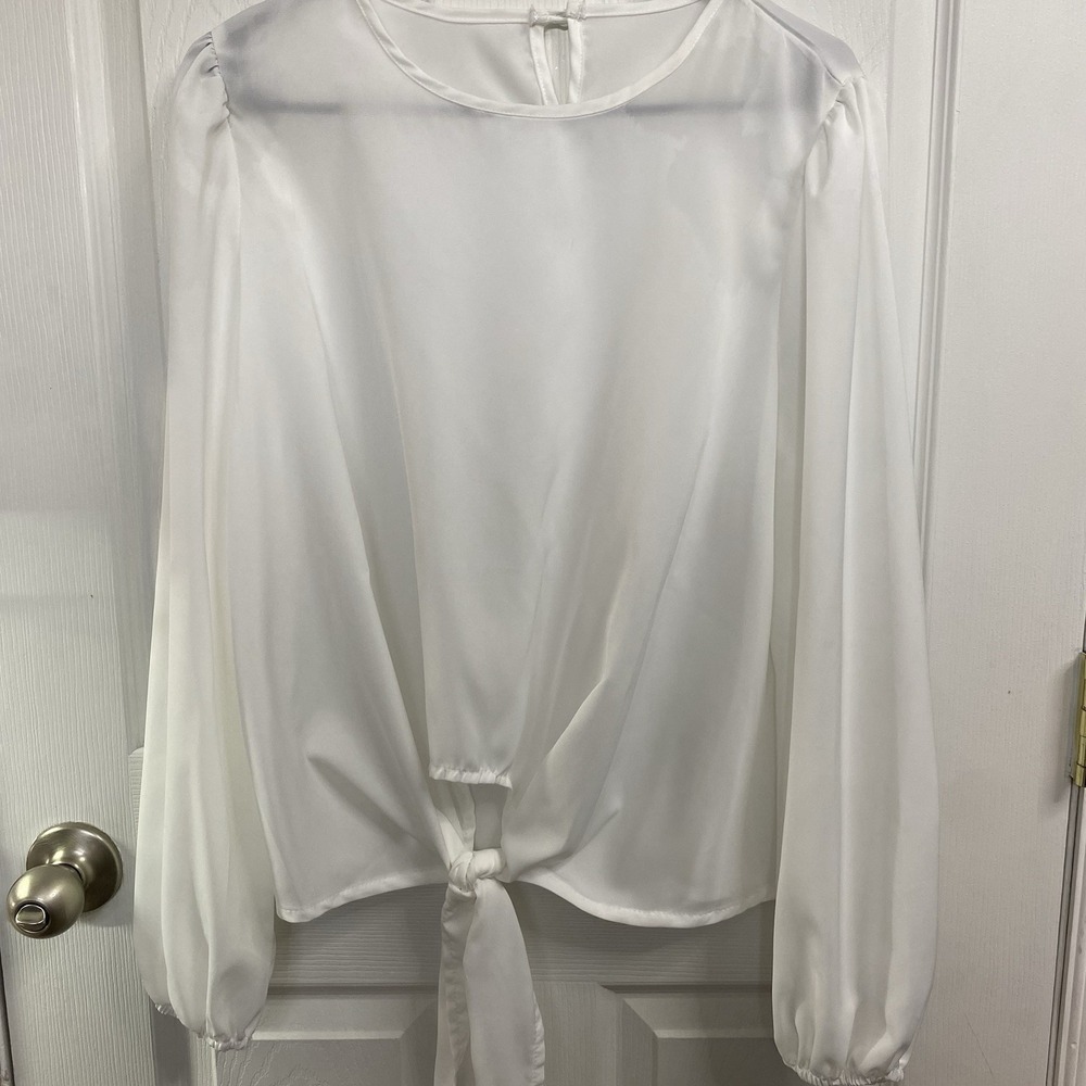 Women's White Front Tie Top - Size L. Elastic Sleeves NWOT